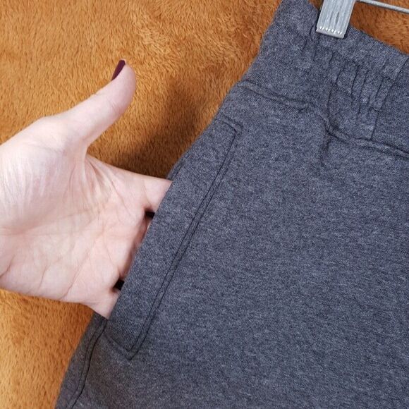 LUNYA Womens Shorts Medium Gray Pull On Sweat Bermuda Pockets DOUBLE FACED $148 - Picture 4 of 11
